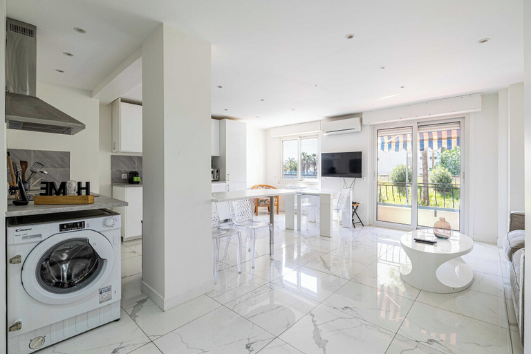 Interior 3, Modern and Cosy Studio- AC- 4P- Cannes, Alpes-Maritimes