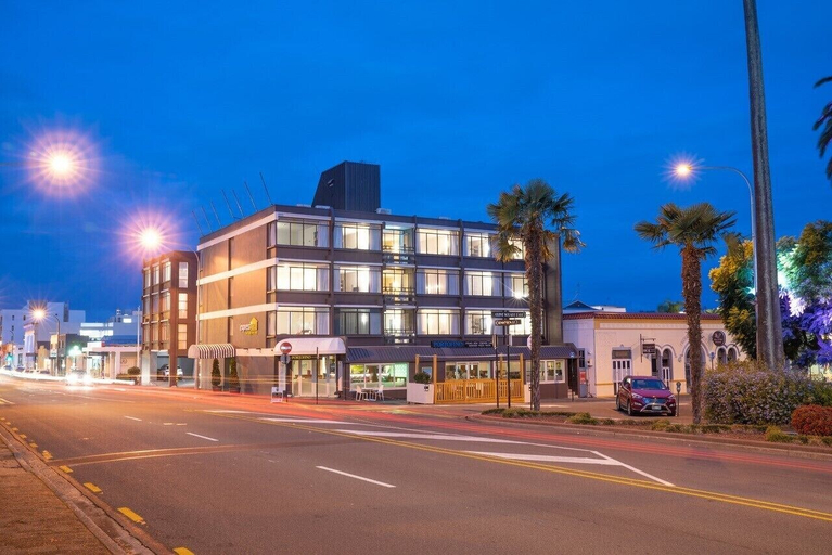 Exterior & Views 2, Expressotel, Napier