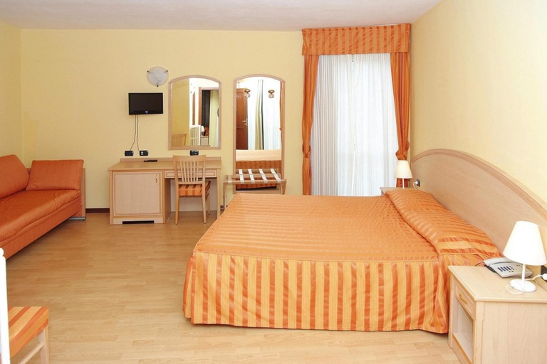 3, Apartment by Lake Maggiore with Boat Dock, Verbano-Cusio-Ossola