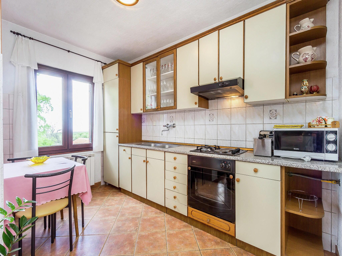 Others 3, Apartment in Gajana with Mini Football Field, Vodnjan