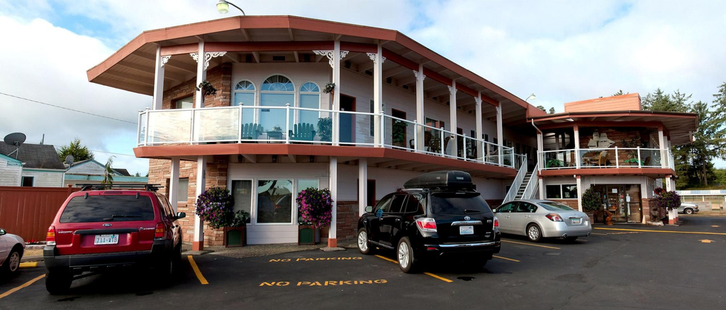 Exterior & Views