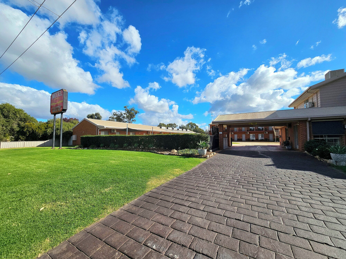 Exterior & Views 2, Bridge Motor Inn, Berrigan