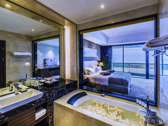 Bathroom, Grand Mercure Qingdao Qinglong, Qingdao