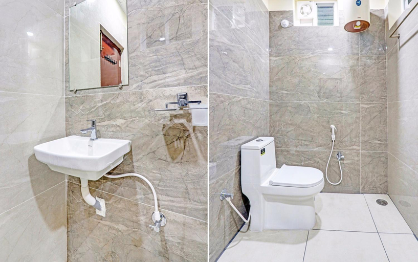 Bathroom, Clubhouse Hotel Morbi, Morbi