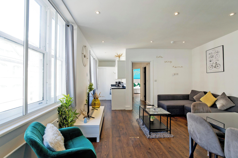 Others 5, Imperial Middlesex Street Apartments, London