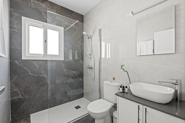 Others 5, Amber Suites