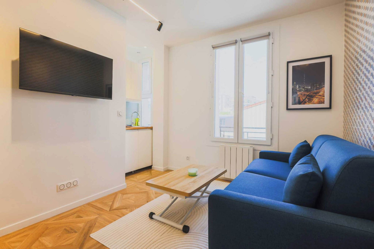 Living area 2, Charming Appt - 1bdr/4p - Saint Ouen, Seine-Saint-Denis