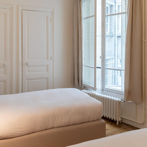 Room 4, White Sacr I Beautiful 2-bedroom in Montmartre, Paris