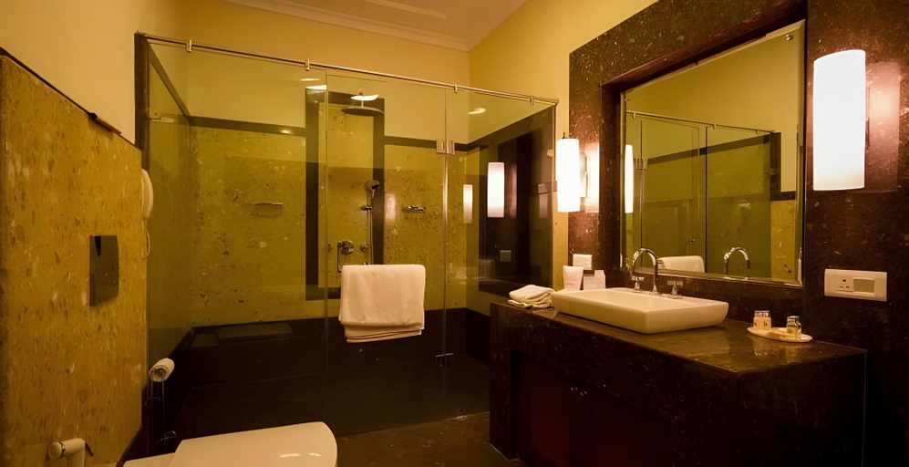 Bathroom 4, The Palace Hotel - BIkaner House, Sirohi