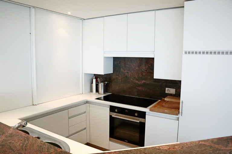 Private kitchen, Attic Apartment in Nieuwpoort by the Beach, West-Vlaanderen