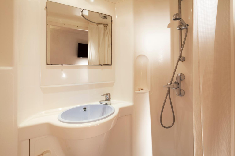 Bathroom, FAST HOTEL Les Ulis - Courtabœuf, Essonne