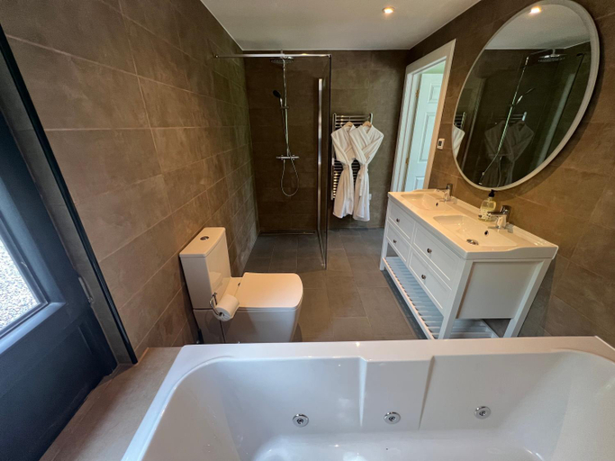Shower 4, Aos Si - Wellness - Jacuzzi - Lodges, Highland