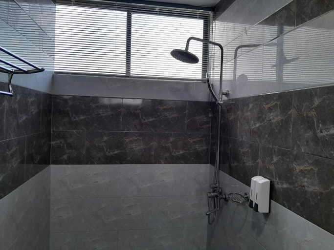 Bathroom 4, MAZOLA DIAMOND HOTEL, Ilala