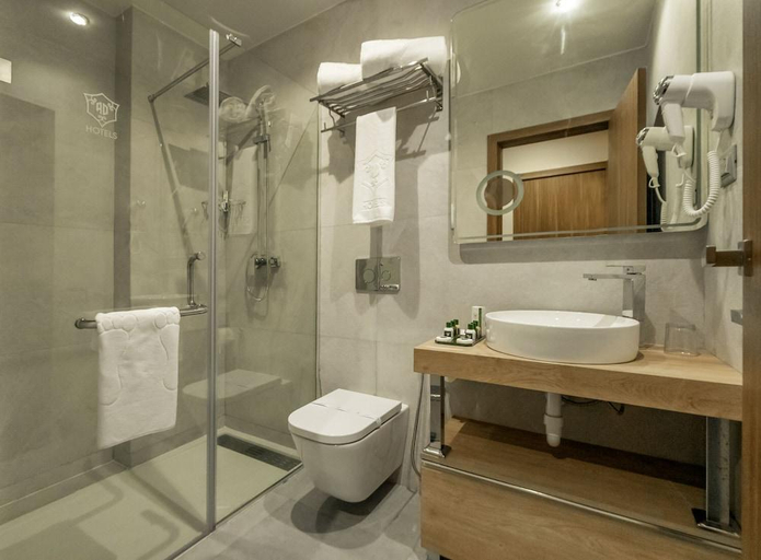 Bathroom 4, AD HOTEL HYDRA, El Achour