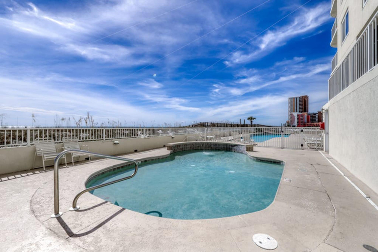 Sport & Beauty 5, Summerchase Penthouse 1, Baldwin