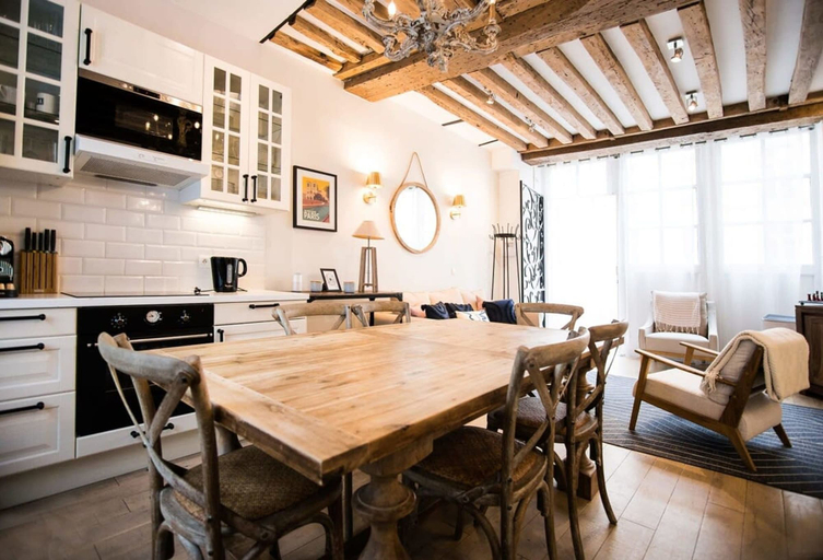 Room 3, Classy Bourgeois Chic 2 Bedroom Apt in Le Marais, Paris