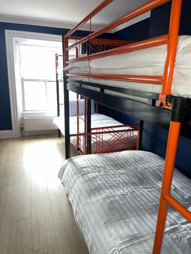 Bedroom 2, Astra Hostel, Dublin