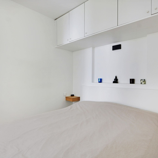 Room 4, Modern Brunel Classic 1 Bed Apt With Balcony in Paris, Paris