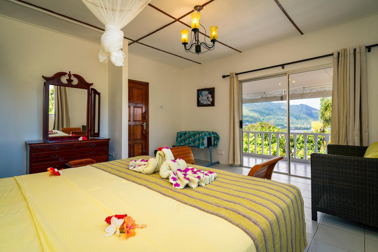 Bedroom 3, Lemongrass Lodge