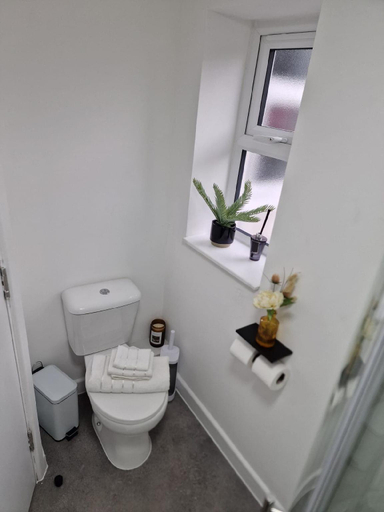 Bathroom 5, Comfortable City Haven flat, Hertfordshire
