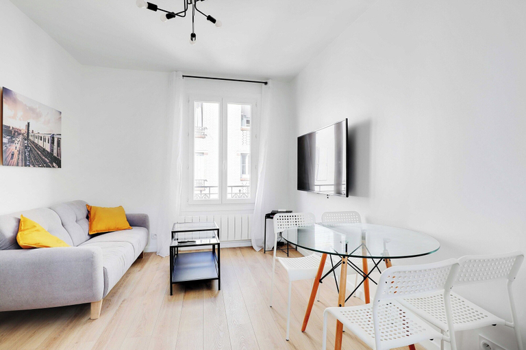 Living area 4, Cosy Duplex - 2bdr/4p - Levallois / So Ouest, Hauts-de-Seine