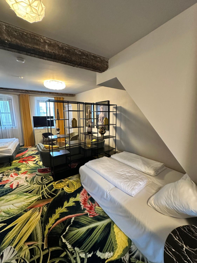 Bedroom 4, Pebbles Suiten by RiNG, Regensburg