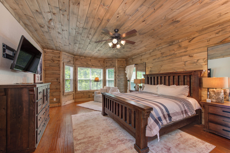 Bedroom 3, Smoky's Bliss, Sevier