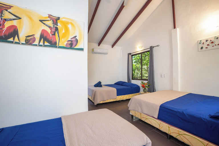 Bedroom 3, Bambutel, Talamanca