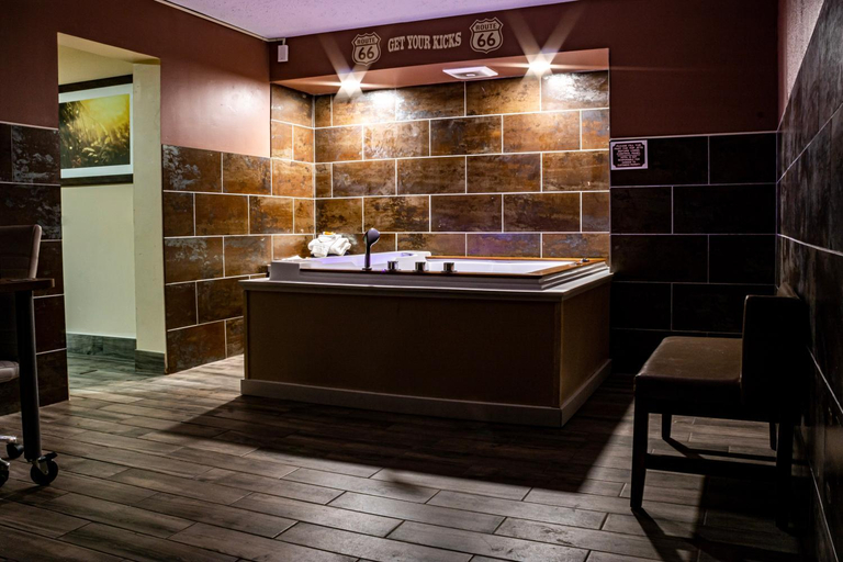 Bathroom 3, Route 66 Hotel, Southern View, Illinois, Sangamon