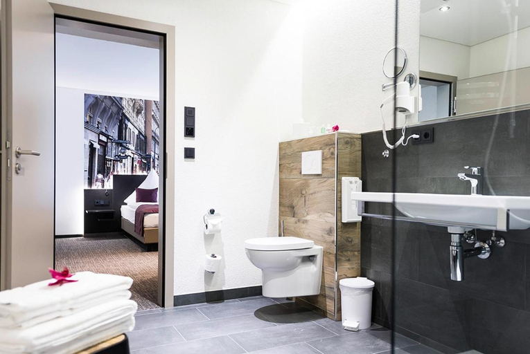 Bathroom 5, Bahnhof-Erzingen, hotel, coffee & more, Waldshut