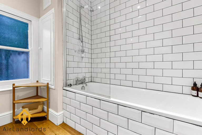 Bathroom 3, Exclusive 1 bedroom Apartment in Hackney!, London
