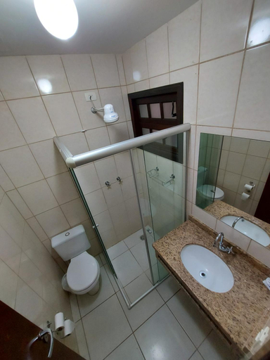 Bathroom 4, Golfinho Plaza Hotel, Cananéia