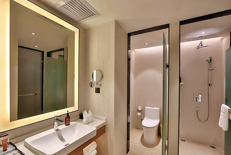 Bathroom 3, Days Inn by Wyndham Lanzhou, Lanzhou