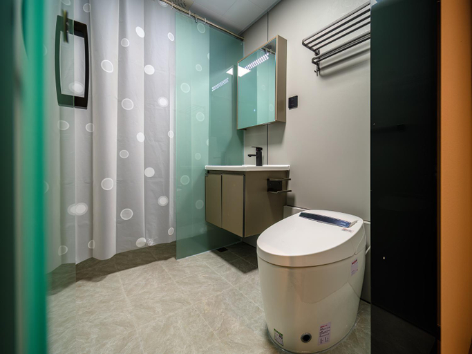 Bathroom 2, Qiānyǔ Hotel (Qingdao North Railway Station Branch), Qingdao