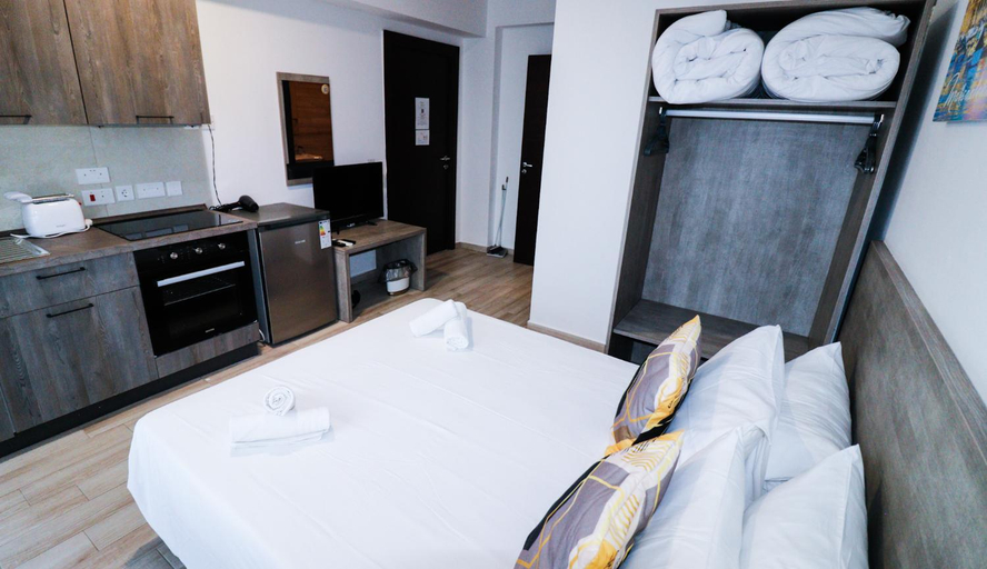 Others 5, Napoli Suites, St Julian's