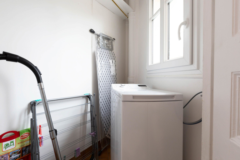 Room 5, Zola Riverview Great 2 Bedroom in Paris, Paris