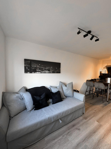 Others 2, Apartment Close to the Studios, Hertfordshire