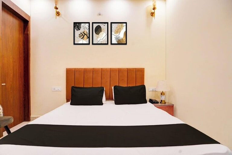 Bedroom 3, Hotel Radha Vrinda, Mathura