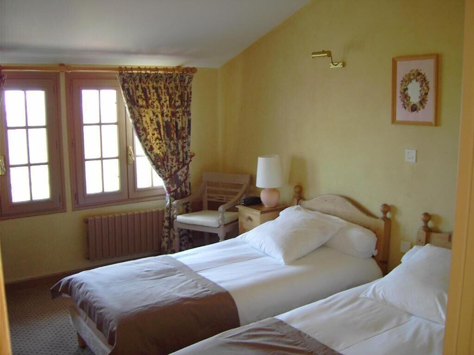 Bedroom 3, Auberge des Chasseurs, Ain