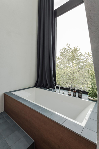 Bathroom 3, Lukas Kapeller Hotel und Restaurant, Steyr