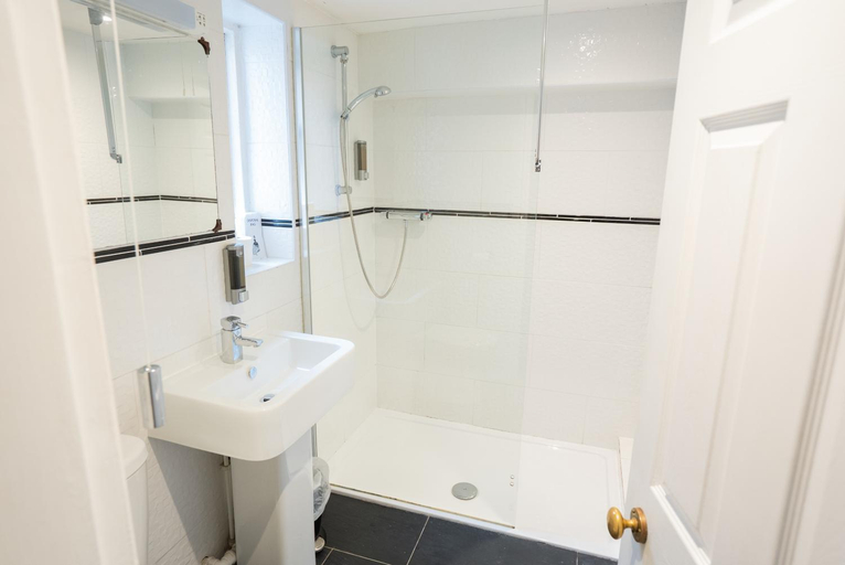 Bathroom 3, Without A Paddle Hotel, Denbighshire