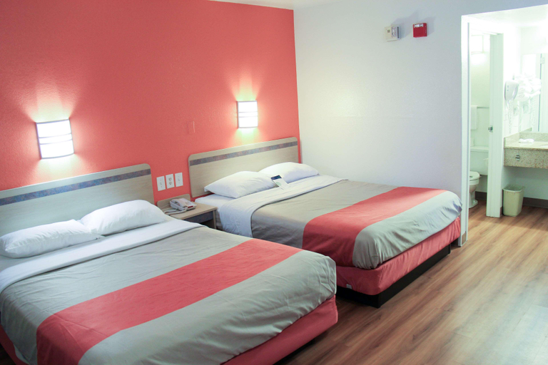 Bedroom 3, Motel 6 Enfield, CT - Hartford, Hartford