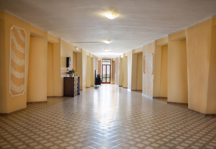 Others 5, Hotel Royal, Salerno