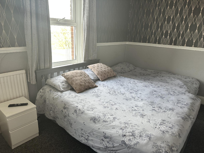 Bedroom 2, Easton at Majestic Hotel, Norfolk