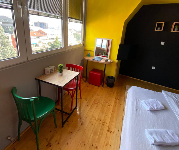 2, Mickitos Long Term Rooms