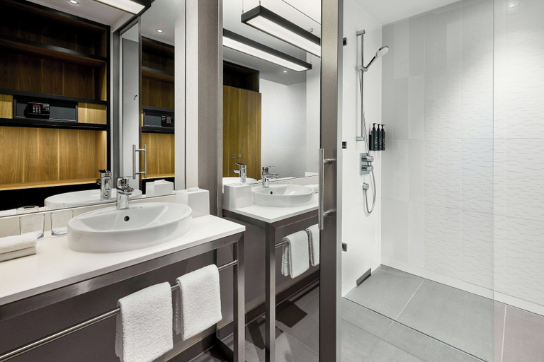 Bathroom 5, Aloft by Marriott Munich, München