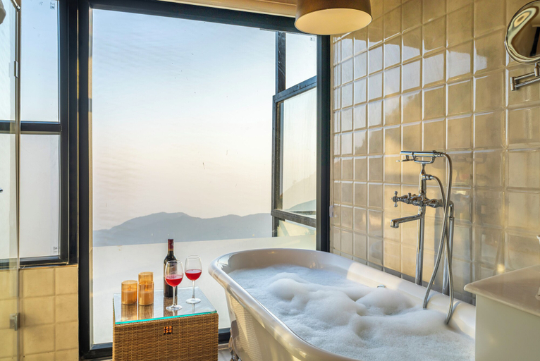 Bathroom 3, The English Country House, Dehradun