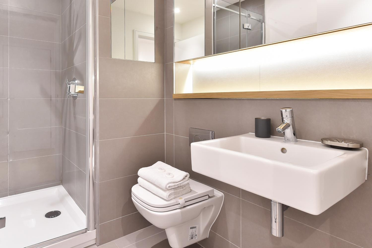 Bathroom 3, London Apartments Shoreditch, London