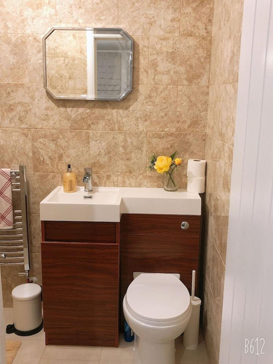 Bathroom 5, Garden House Self Contained Annexe, Nottingham