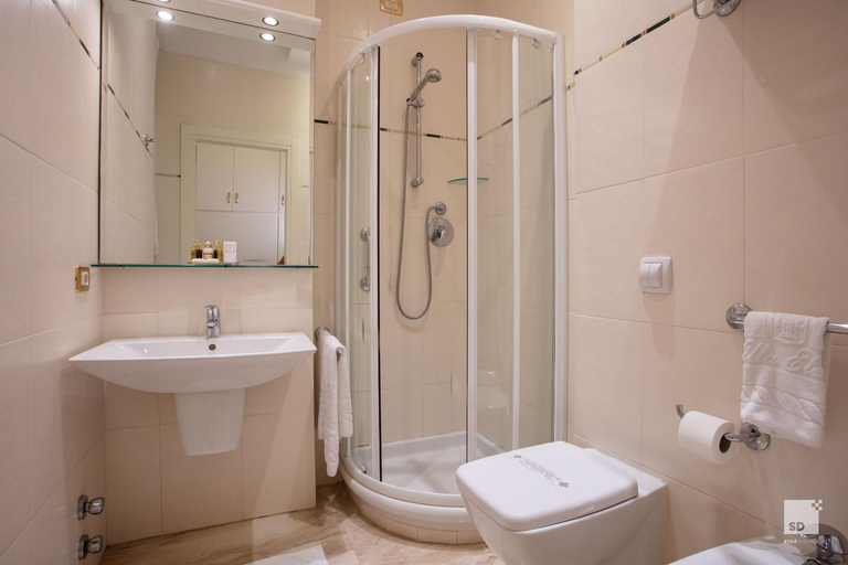 Others 5, Hotel Villa Elena, Savona